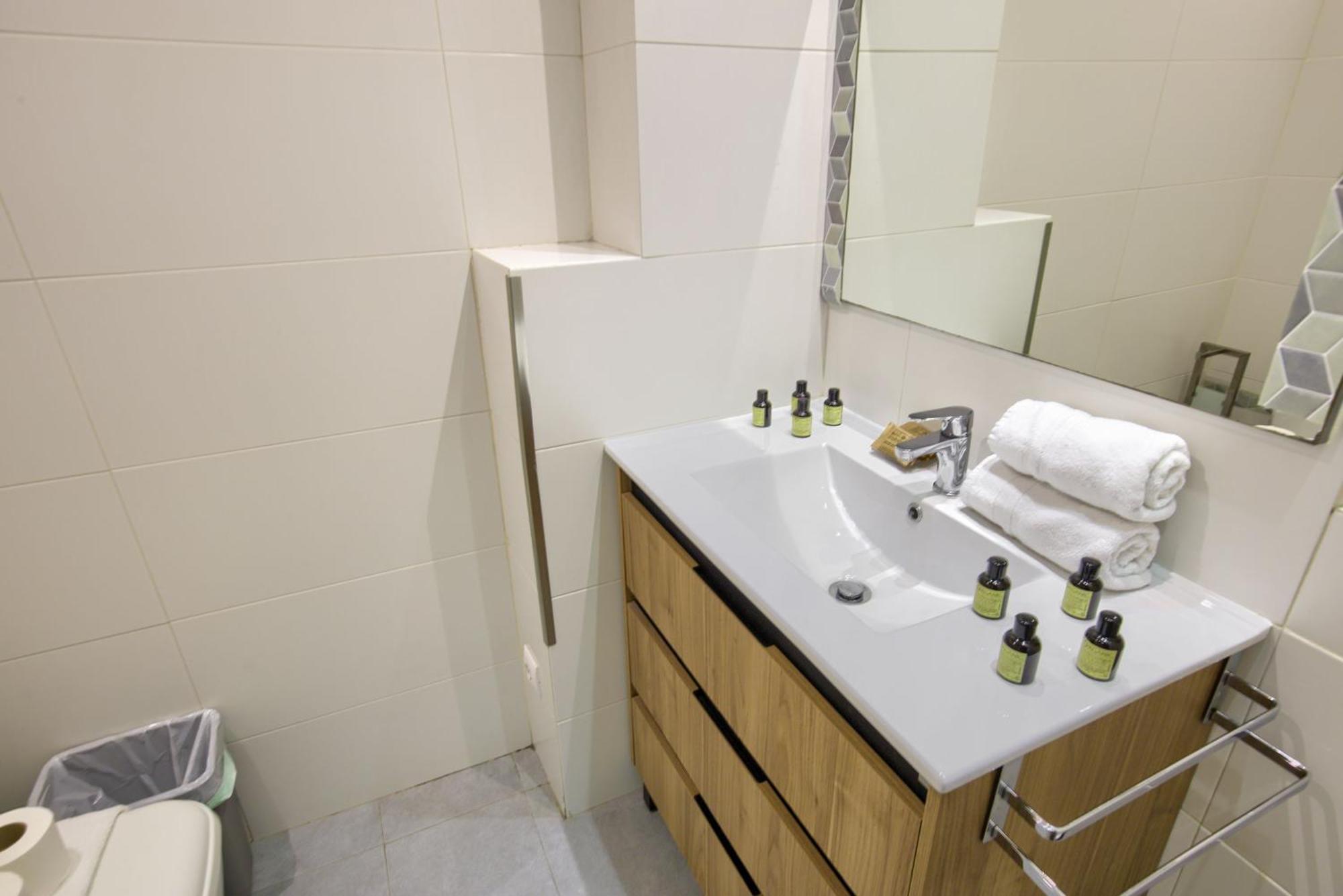 Dobo Madrid Ventas Apartment ภายนอก รูปภาพ